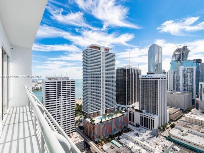 Building Photo - 133 NE 2nd Ave Unit 3306