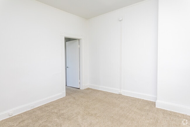 1BR, 1BA Plus - 850 SF -Dinning Room