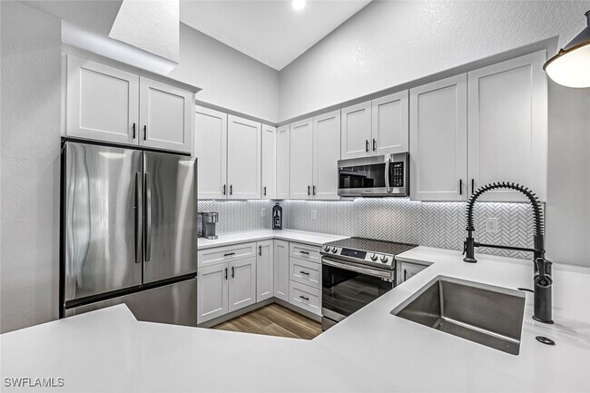 Photo - 7741 Pebble Creek Cir Unidad 302