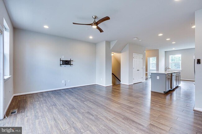 Photo - 14263 Travilah Rd