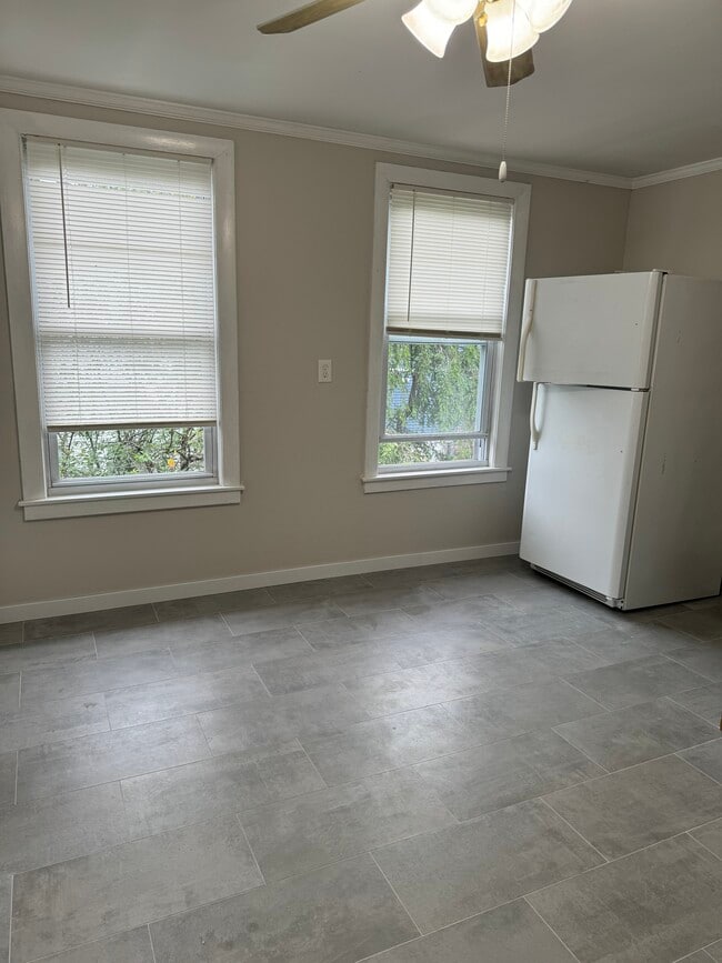 Comedor en la cocina - 38 6th St Unidad 38B