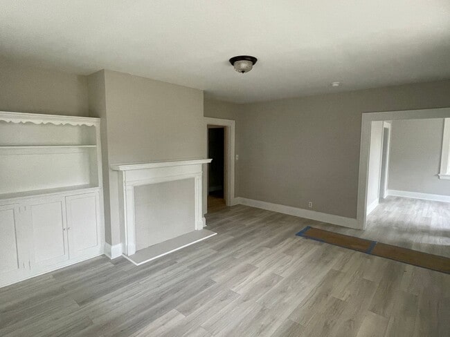 Photo - 317 Park Ave W