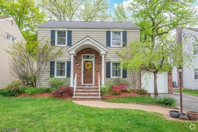 Building Photo - 86 Ferncliff Rd Rental