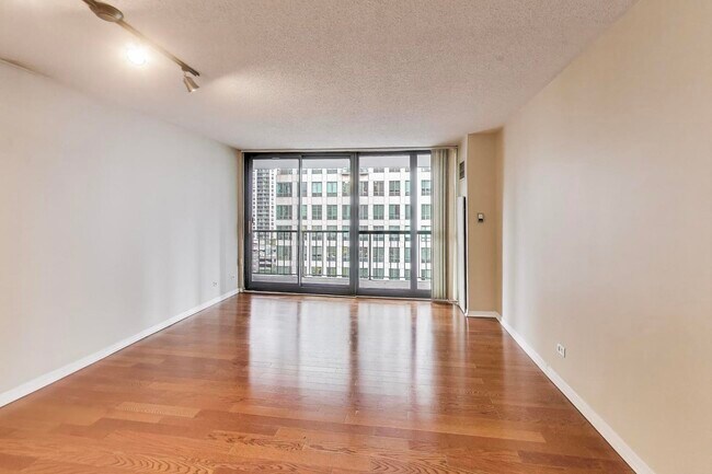 Photo - 10 E Ontario St Unit 1110