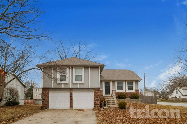 Building Photo - 2116 E Sunvale Dr