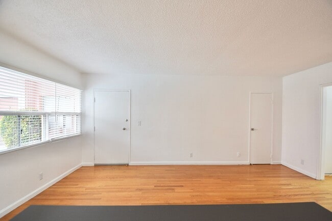 Photo - 11143 Aqua Vista St Unidad 04