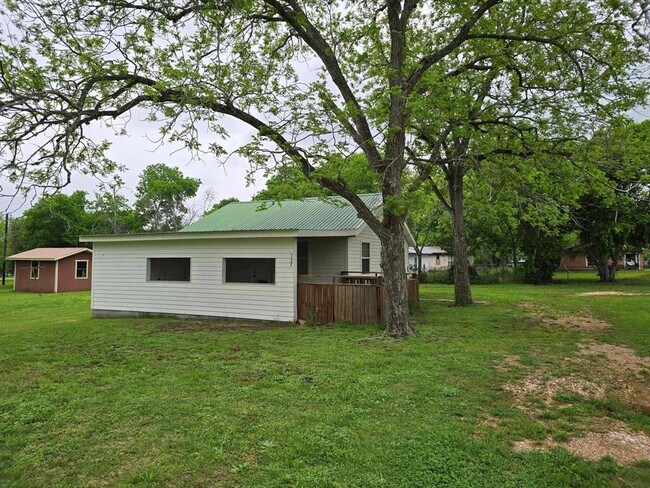 Photo - 125 E 2nd St