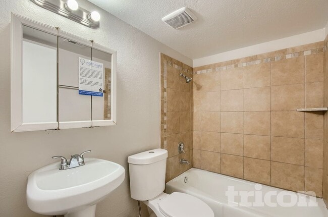 Photo - 452 S Johnson