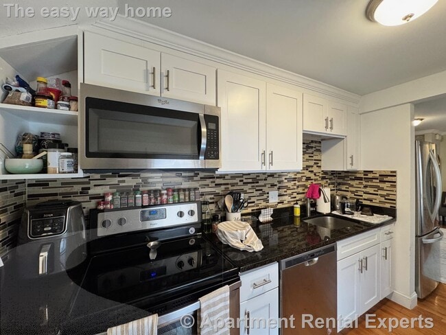 Building Photo - 25 4th St Unit 1