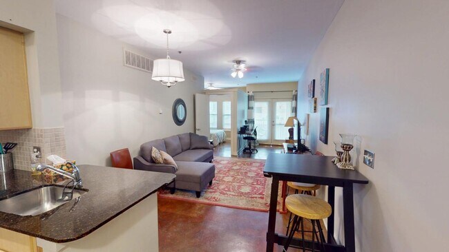 Photo - Fully Furnished Midtown Nashville Apartment