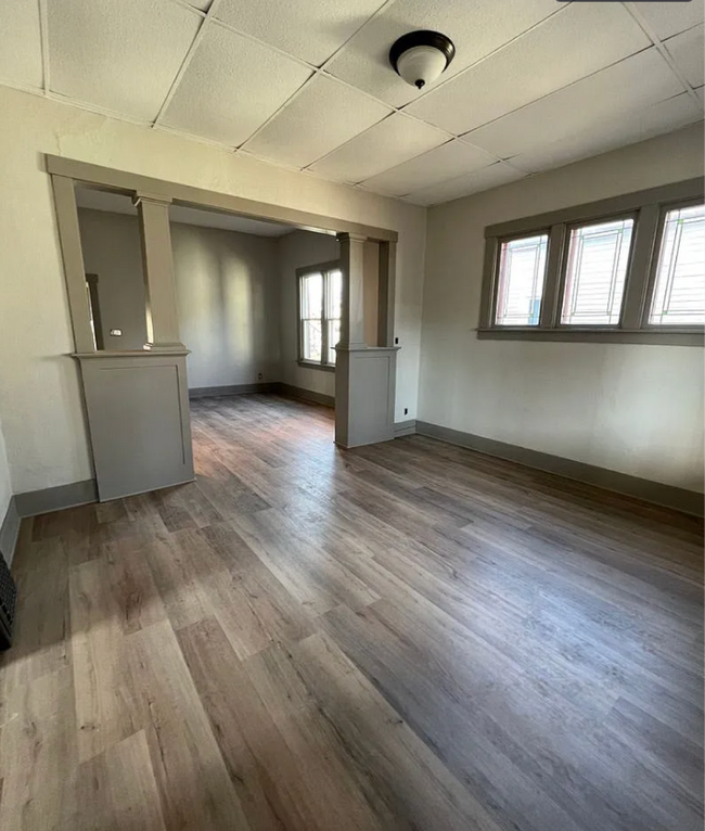 Photo - 1025-1027 Redfield Unidad 1025