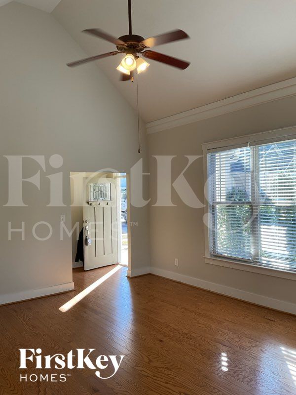 Photo - 129 Chelsea Station Dr