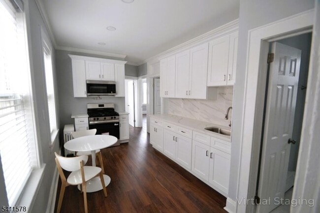 Photo - 56 Hobart Pl