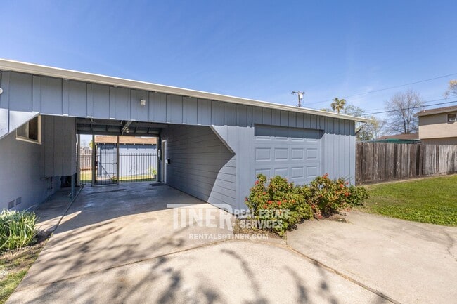 Adorable tiny home: includes storage shed ... - Adorable tiny home: includes storage shed ...