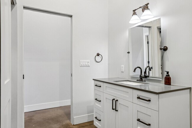 5608-5610 Bathroom