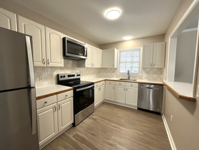 Photo - ~~ Cute 3-Bedroom Home w/fenced backyard ~~