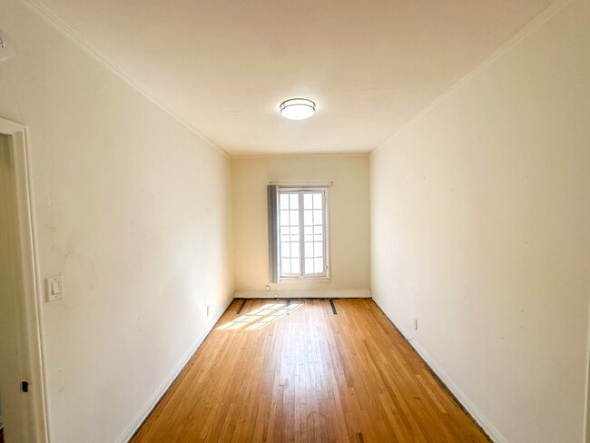 Photo - 350 N Orange Grove Ave