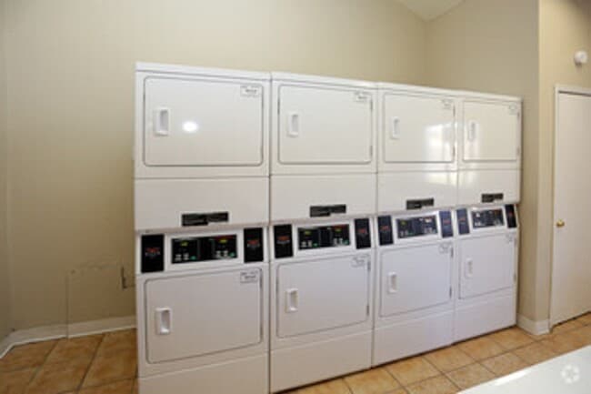 Photo - **MOVE IN SPECIAL** $500 off the rent Come and apply today!! Unidad 148