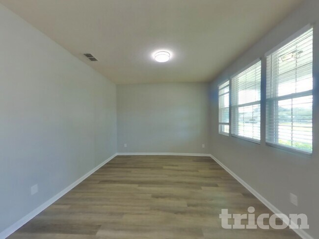 Photo - 372 Harley Dr