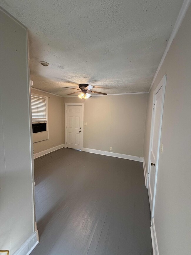 Photo - 817 College St Unit 817 College St #4