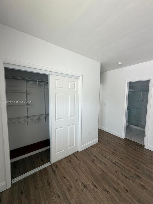 Photo - 890 NW 55th St Unidad 2
