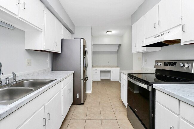 Photo - 9121 Troon Ln