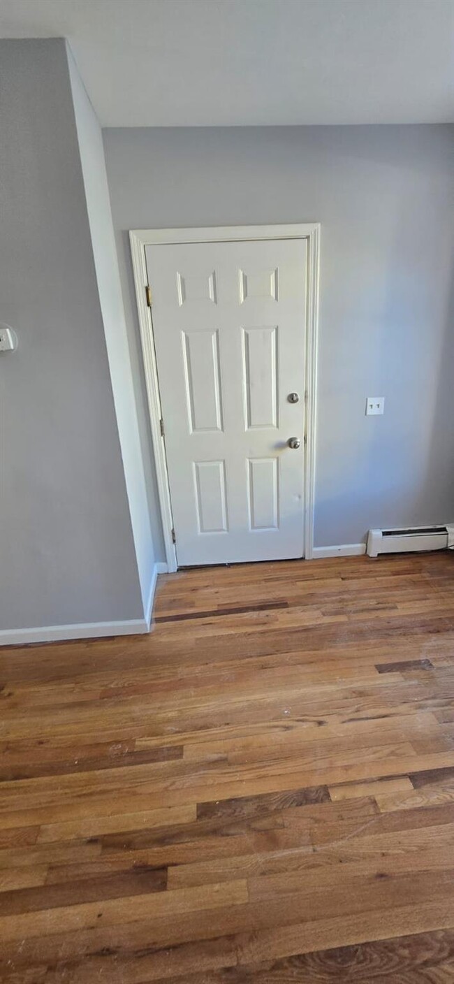 Photo - 155 Ann St Apartment Unit 1
