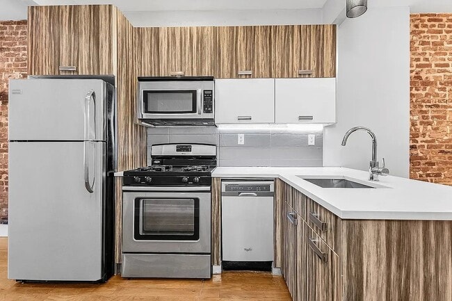 Photo - 540 Bainbridge St. Unidad 2L