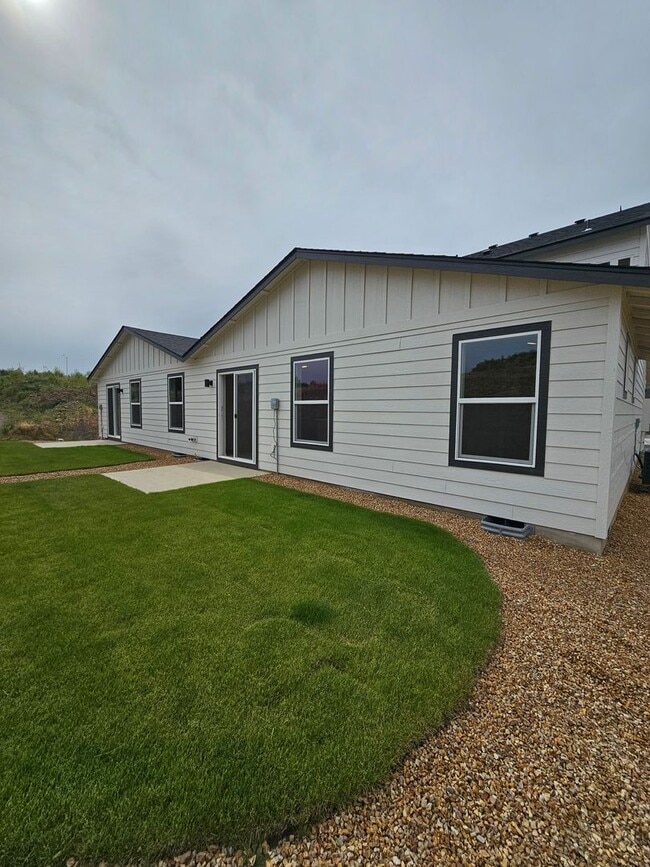 Photo - Brand New 3 Bed / 2.5 Bath Duplex – Available Now!