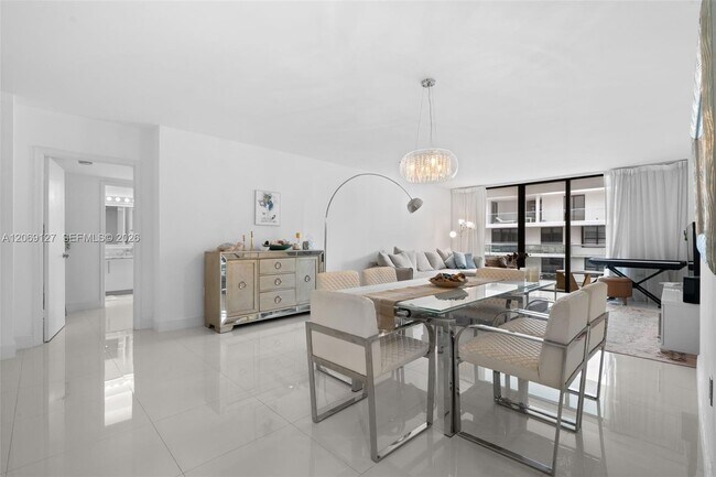 9801 Collins Ave Unit 20V