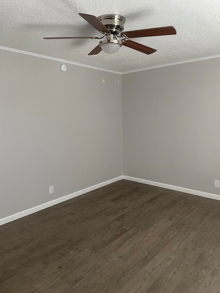 Photo - 925 Lowery St NE