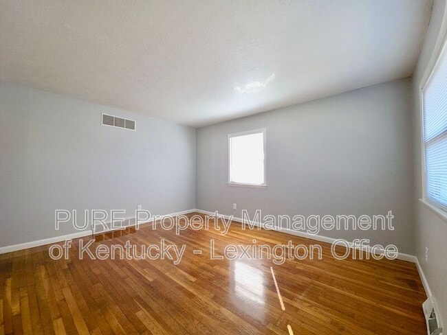 Photo - 3510 Lansdowne Dr Unit B