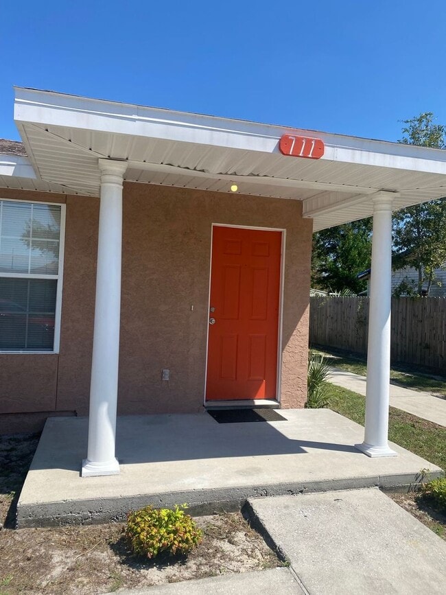Building Photo - 707-713 N 9th St Unit 711 N 9th St Rental