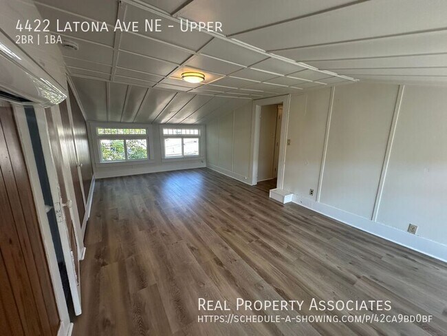 Photo - 4422 Latona Ave NE Unidad Upper
