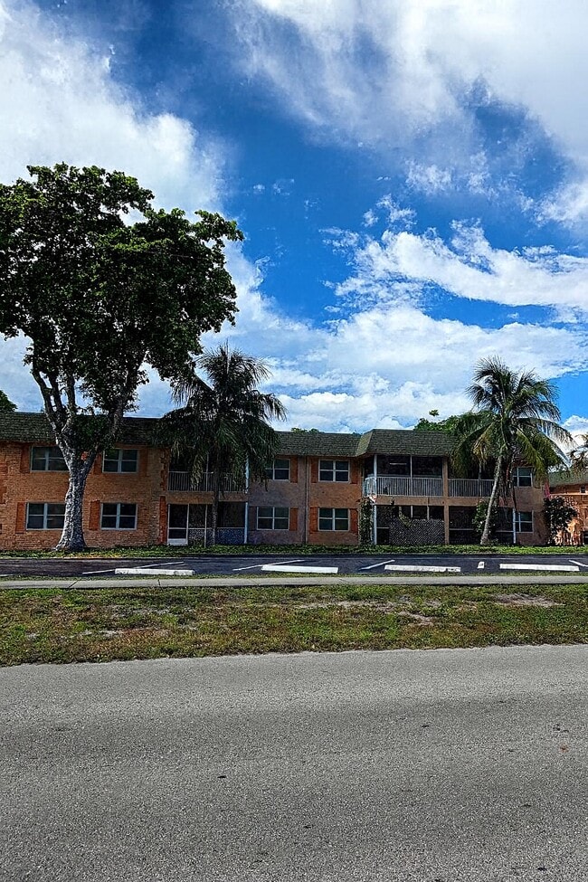 Building Photo - 770 SE 2nd Ave Unit A206 Rental