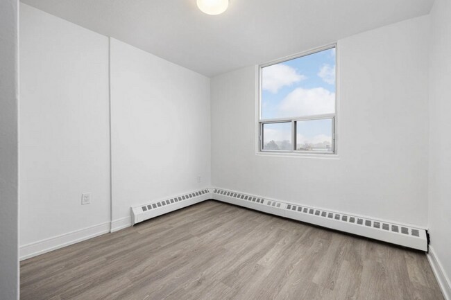 Photo - 150 Market St