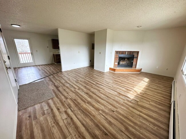 Photo - 904 E 12th Ave Apartment Unit 2