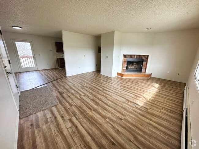 Building Photo - 904 E 12th Ave Unit 2 Rental