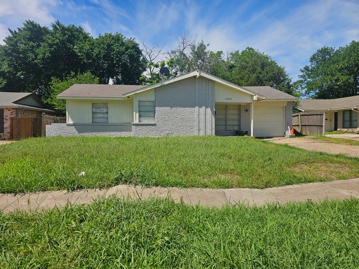 Photo - 4325 Chestnut Dr House