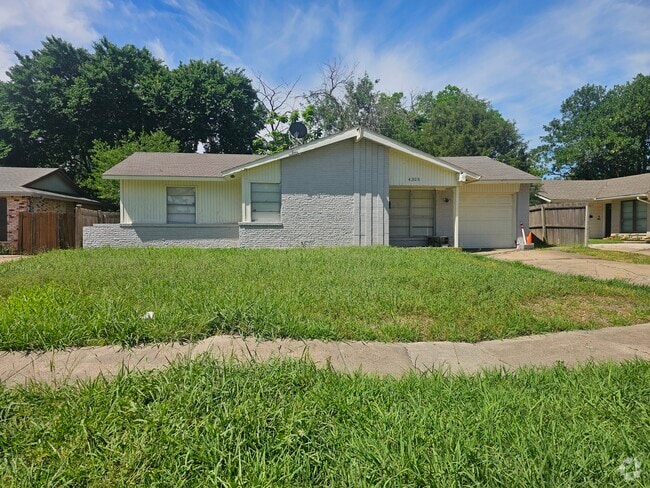 Building Photo - 4325 Chestnut Dr Rental