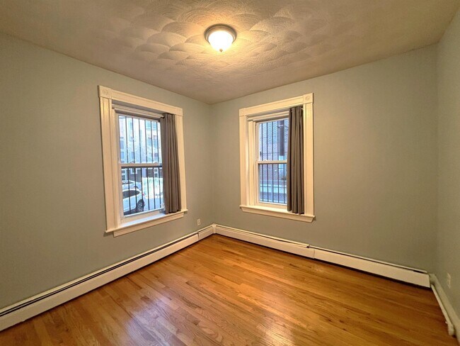 Photo - 119 Harvard St Unidad 2