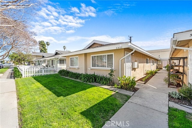 Building Photo - 5932 Santa Barbara Ave Unit B