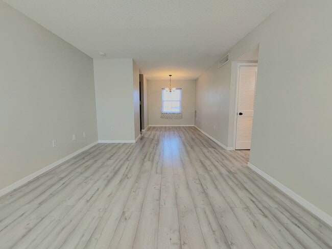 Photo - Beautiful 2 Bedroom, 1 Bathroom Condo in the Lake Bentley Shores Community of Lakeland