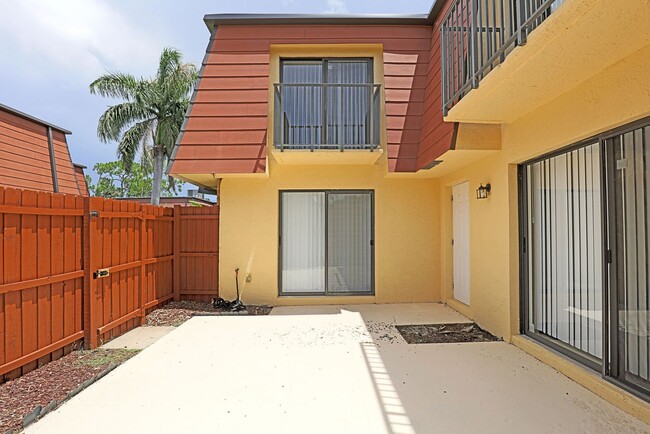 Building Photo - 1538 Park Meadows Dr Unit 1538 Park Meadows Dr. #3