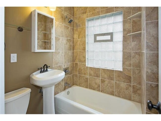 Photo - 891 21st Ave SE