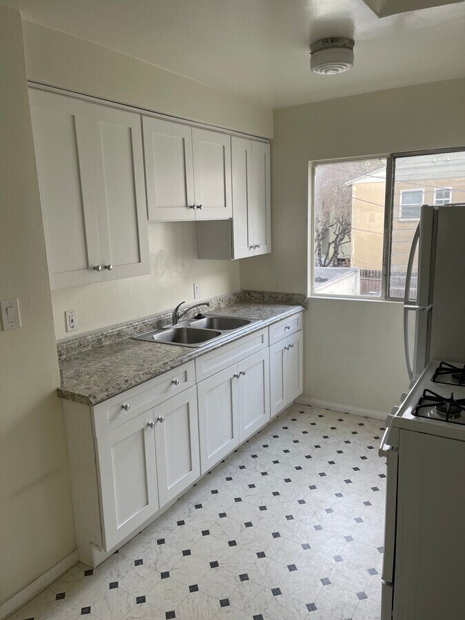 Photo - 747 S Curson Ave