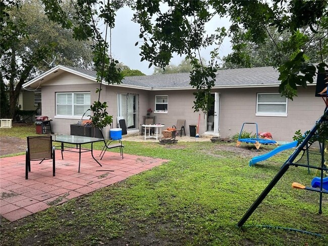 Photo - 830 Baltimore Dr