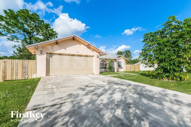 Photo - 1549 Giles St NW