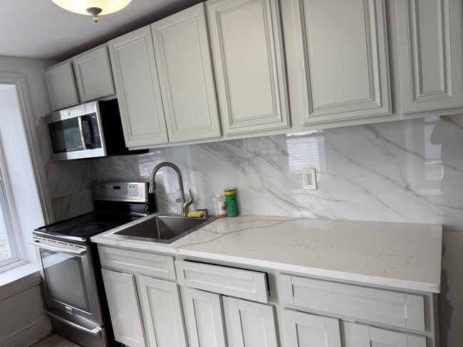 Photo - 27 Meehan Ave Unit 2nd floor