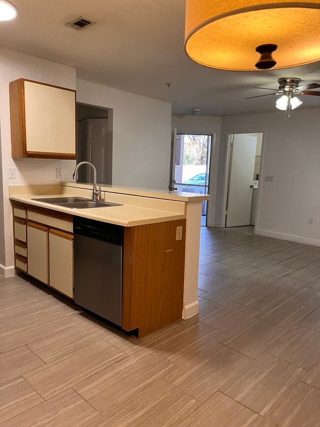 Photo - 623 Dory Ln Unit 102